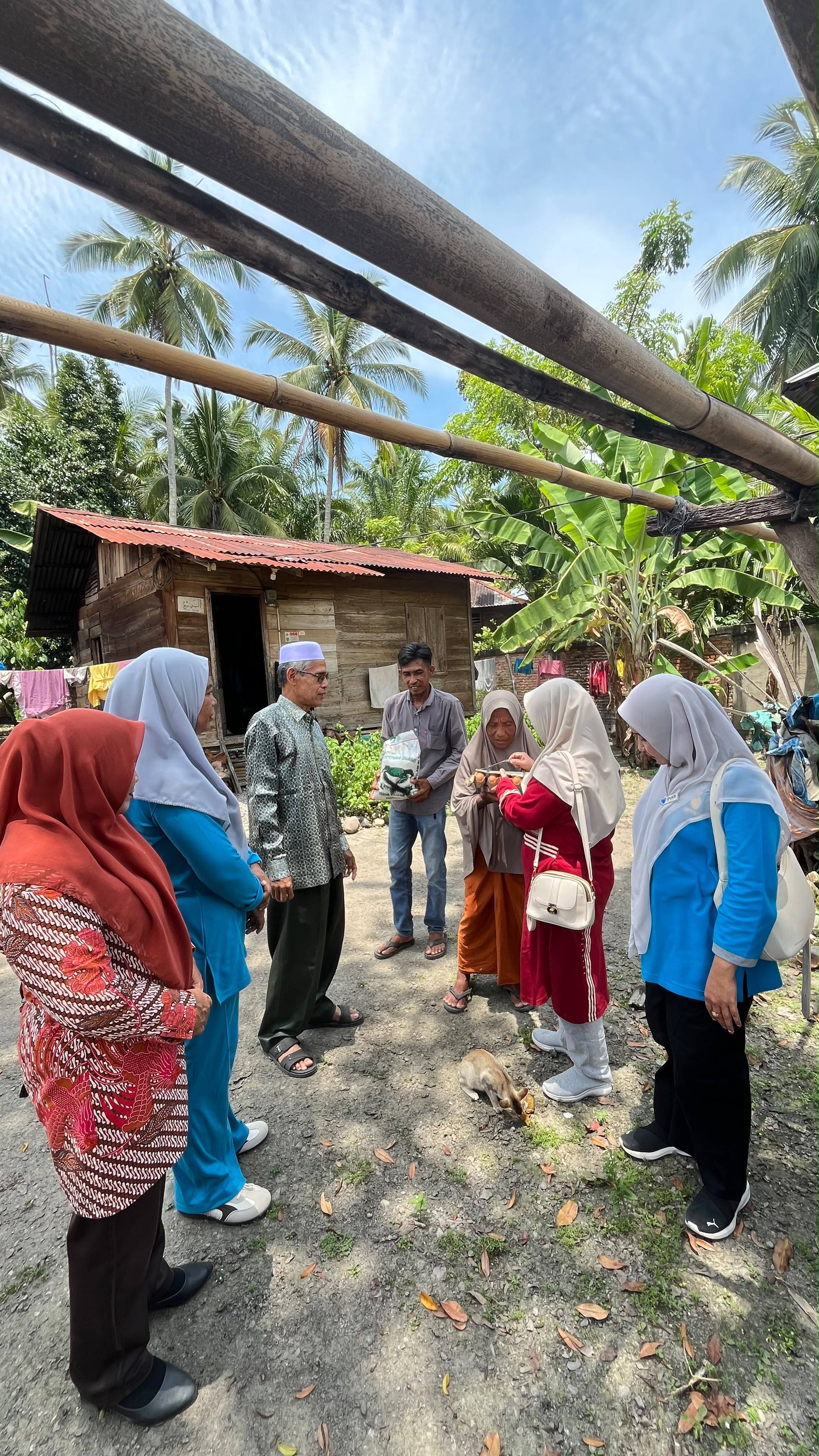GAS- LS Kec.Panyabungan Barat Tahap III Salurkan Bantuan Sembako kepada 10 Fakir Miskin