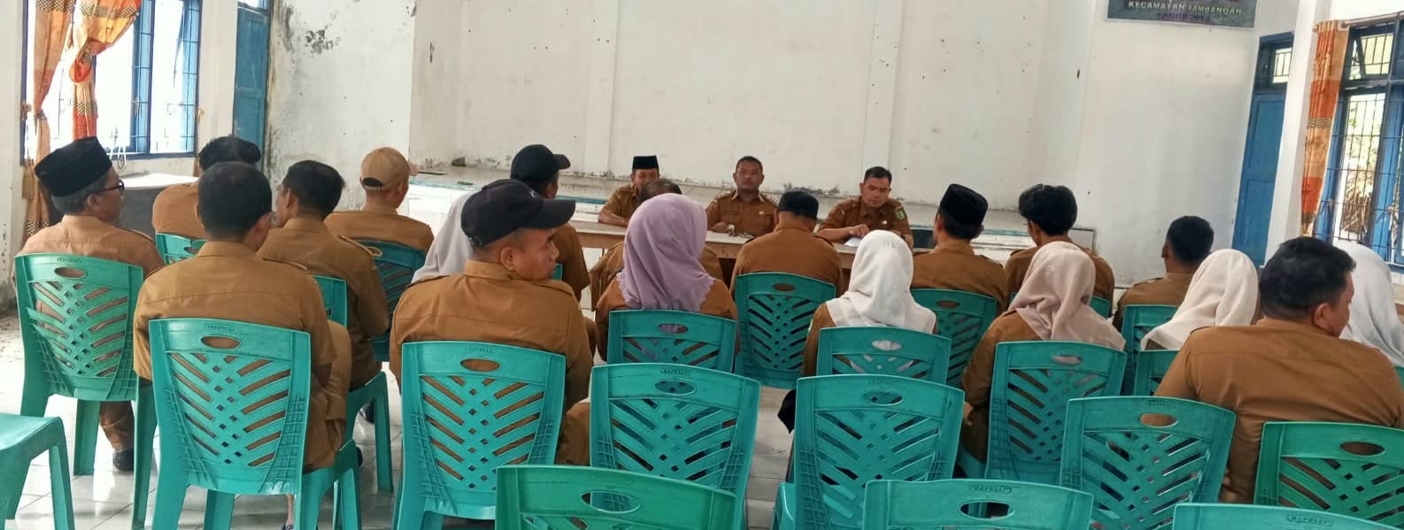 RAPAT KONSOLIDASI BERSAMA PERANGKAT DESA SE-KECAMATAN TAMBANGAN